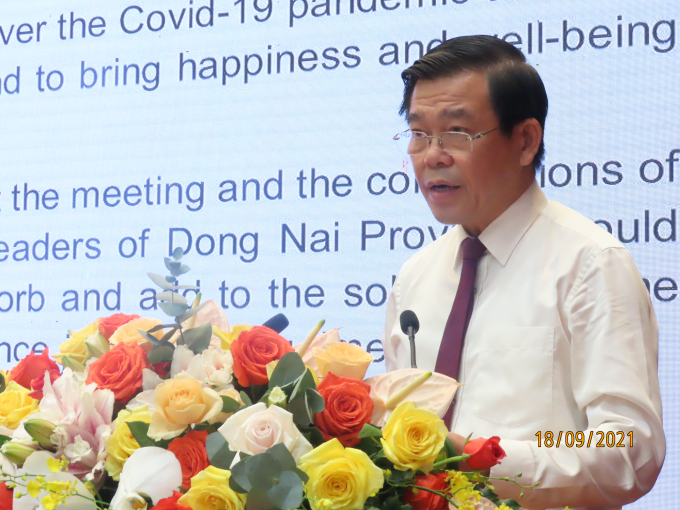 Bí thư Tỉnh ủy Nguyễn Hồng Lĩnh phát biểu tại hội nghị.