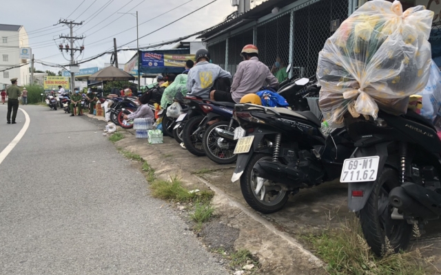 Hơn 300 công dân các tỉnh Sóc Trăng, Bạc Liêu và Cà Mau bị kẹt tại Hậu Giang đã được về quê