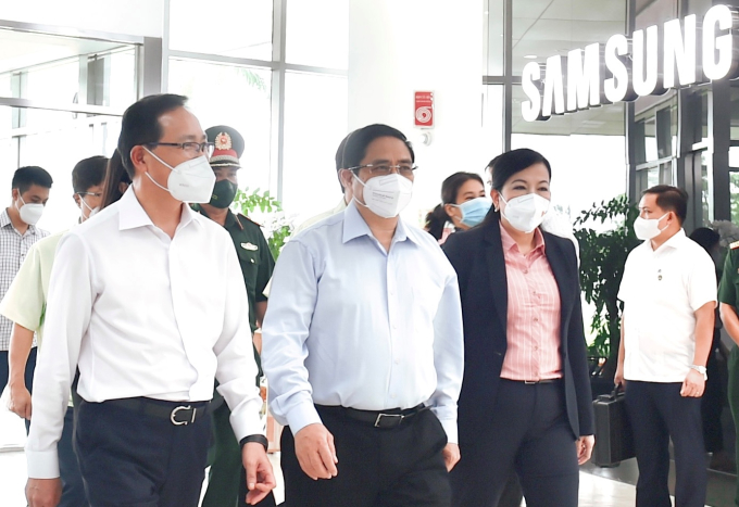 Thủ tướng Phạm Minh Chính thăm nhà máy sản xuất của Công ty TNHH Samsung Electronics Việt Nam Thái Nguyên tại Khu công nghiệp Yên Bình, xã Đồng Tiến, thị xã Phổ Yên ngày 3/9. Ảnh: VGP