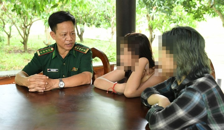 Hai nữ nạn nhân trong đường dây mua bán người trái phép sang Campuchia.