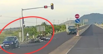 Video: Cận cảnh chiếc ô tô con "húc" tung nhóm người đang dừng chờ đèn đỏ