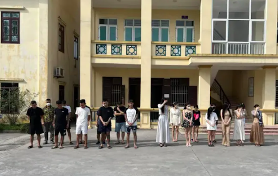 Hưng Yên: Hàng chục nam, nữ thanh niên bay lắc trong nhà nghỉ lúc rạng sáng
