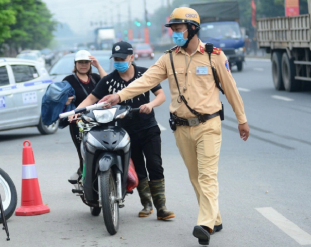 Cảnh sát giao thông được dừng xe kiểm soát trong 4 trường hợp