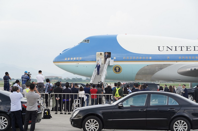 Bảo vệ tuyệt đối an ninh, an toàn đón Tổng thống Joe Biden đáp xuống sân bay . Ảnh Công an Hả Nội