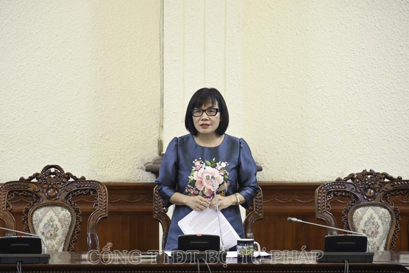 Đồng chí Đặng Hoàng Oanh, Thứ trưởng Bộ Tư pháp kết luận phiên họp.