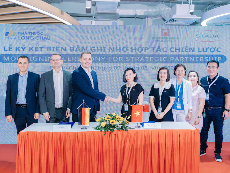 FPT Long Châu và STADA Việt Nam hợp tác, cam kết phục vụ sức khỏe người Việt bằng những sản phẩm tiêu chuẩn Châu Âu với giá tốt nhất.  