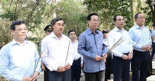 Chủ tịch nước Võ Văn Thưởng dâng hương, dâng hoa tưởng nhớ Chủ tịch Hồ Chí Minh tại Lán Nà Nưa