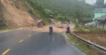 Mưa lớn gây sạt lở nhiều tuyến đường giao thông tại Lào Cai