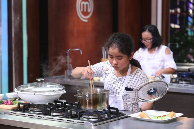 Vua đầu bếp nh&iacute; Việt Nam: Tập 1 - H&eacute; lộ những đầu bếp nh&iacute; tiềm năng