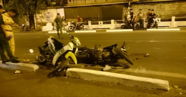 Huế: Hai xe máy va quệt tại chân cầu Vỹ Dạ, tài xế may mắn thoát chết