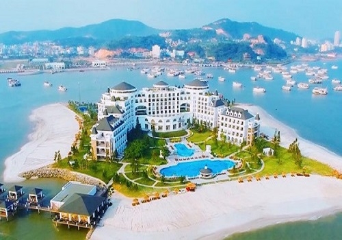 Vinpearl Hạ Long Bay Resort đ&atilde; đi v&agrave;o hoạt động cuối năm 2015.