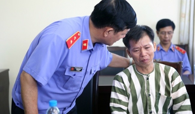 &Ocirc;ng Nguyễn Thanh Chấn - một trong những người bị kết &aacute;n oan về tội giết người. Ảnh: Zing new.