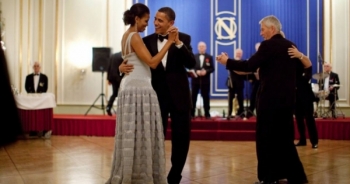 Obama gửi thông điệp ngọt ngào tới vợ nhân dịp 24 năm ngày cưới