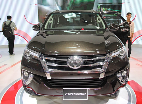 Toyota Fortuner thế hệ mới thay đổi lớn về thiết kế.