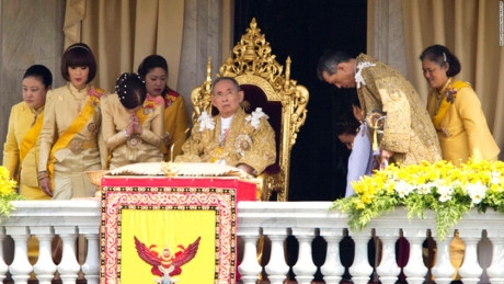 Nh&agrave; vua Bhumibol Adulyadej - tr&aacute;i tim, linh hồn của người d&acirc;n Th&aacute;i