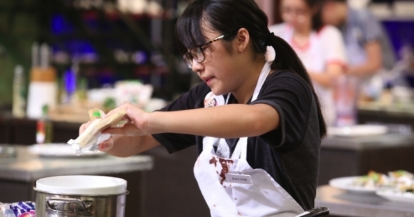 Vua đầu bếp nhí Việt Nam: Giám khảo Jack Lee bật khóc vì thí sinh Bảo Anh