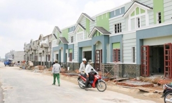 Cơn sốt nhà xây sẵn lan rộng ở Sài Gòn
