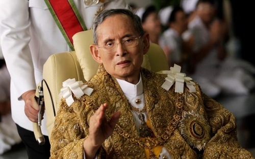 &nbsp;Vua Bhumibol Adulyadej.