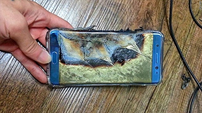 H&agrave;ng triệu chiếc Galaxy Note 7 vẫn đang được sử dụng bất chấp nguy cơ ch&aacute;y nổ. Ảnh:CNN.