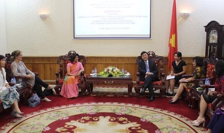 Bộ trưởng Lê Thành Long tiếp xã giao 3 Đại sứ