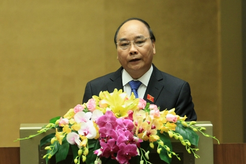 Thủ tướng Nguyễn Xu&acirc;n Ph&uacute;c b&aacute;o c&aacute;o t&igrave;nh h&igrave;nh kinh tế-x&atilde; hội 2016, nhiệm vụ 2017.