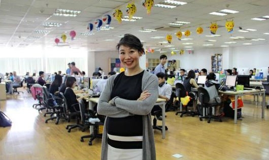 CEO Pops Worldwide Esther Nguyễn.
