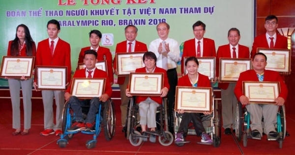 Lễ trao thưởng cho đoàn Thể thao Người khuyết tật Việt Nam tham dự Paralympic Rio 2016