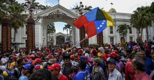 Quốc hội Venezuela tuyên bố chính phủ dàn dựng đảo chính