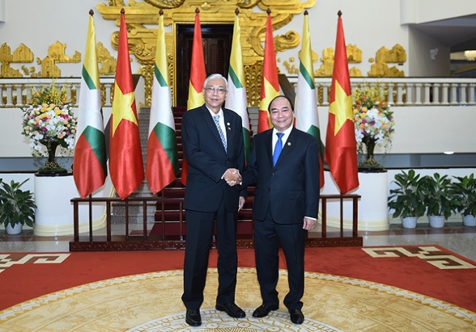 Thủ tướng Nguyễn Xu&acirc;n Ph&uacute;c hoan ngh&ecirc;nh Tổng thống v&agrave; Phu nh&acirc;n sang thăm cấp Nh&agrave; nước đến Việt Nam.