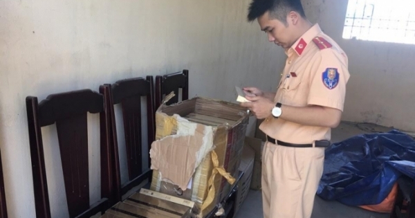 Thanh Hóa: Bắt giữ gần 1.000 bao thuốc lá ngoại nhập lậu