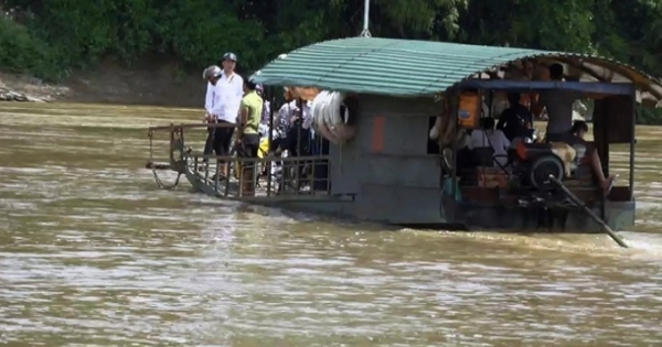 Tuyên Quang: Báo động tình trạng đò ngang chở khách quá tải mất an toàn