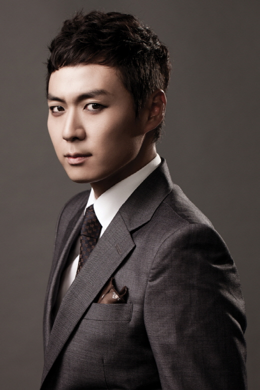 Min Seok Hoon (Yeon Jung Hoon).