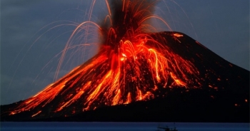 Bali hồi hộp chờ núi lửa phun trào