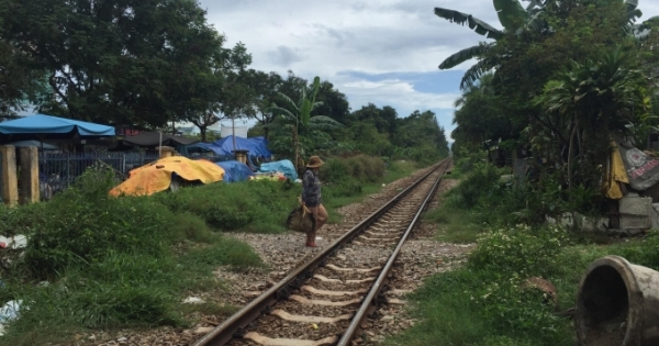 Đà Nẵng: Qua đường sắt không rào chắn, 1 phụ nữ bị tàu hỏa đâm tử vong