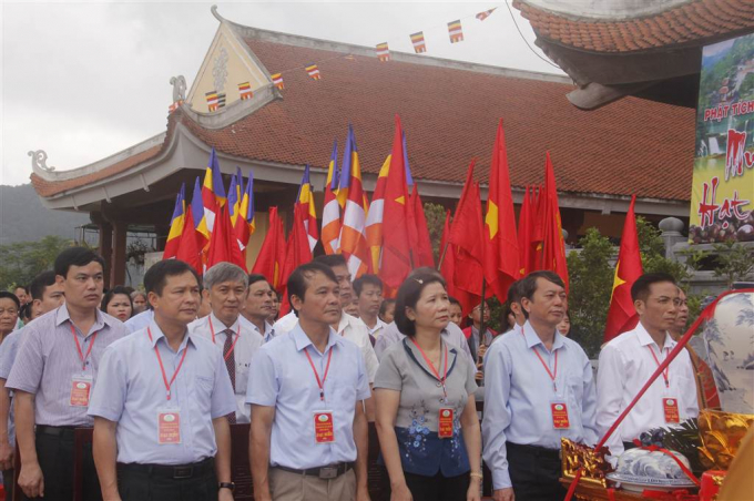 C&aacute;c đại biểu, l&atilde;nh đạo Trung ương v&agrave; tỉnh Cao Bằng tham dự buổi lễ.