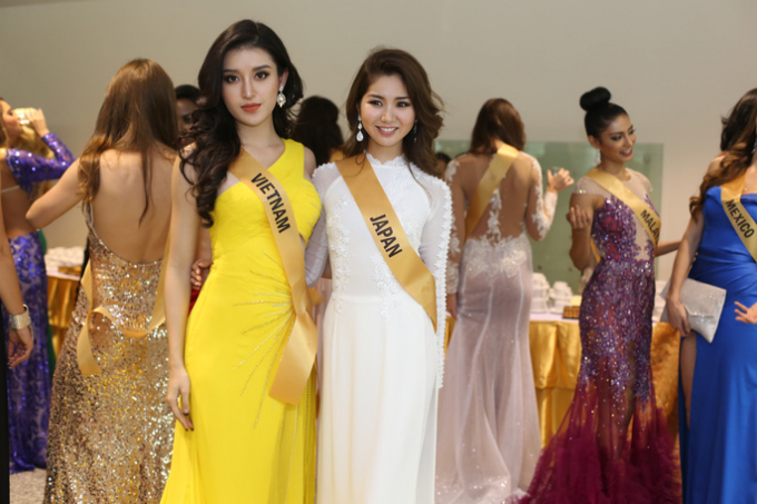 Miss Grand Nhật Bản g&acirc;y bất ngờ khi xuất hiện trong t&agrave; &aacute;o d&agrave;i Việt Nam