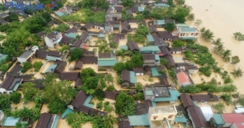 Thanh Hóa: Toàn cảnh ngôi làng chìm trong biển nước nhìn từ Flycam