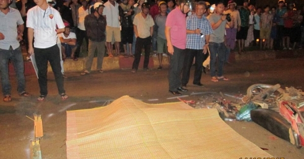 Đắk Lắk: Xe máy va chạm với xe tải khiến 1 nam thanh niên tử vong