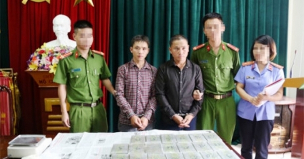 Nghệ An: Đón lõng xe khách bắt giữ 2 đối tượng vận chuyển 20 bánh heroin