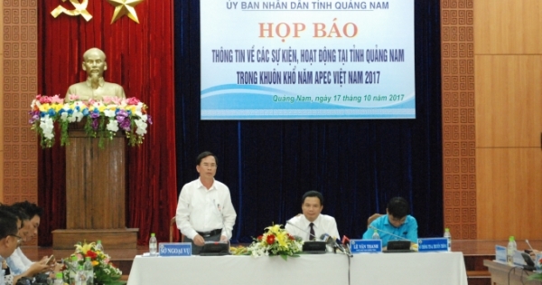 Tỉnh Quảng Nam tặng 30 bức tranh mạ vàng tới đại biểu dự Hội nghị Bộ trưởng Tài chính APEC 2017