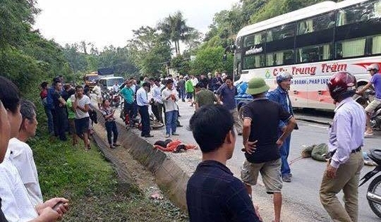 Nghệ An: Xe máy va chạm với xe khách, hai người phụ nữ tử vong tại chỗ