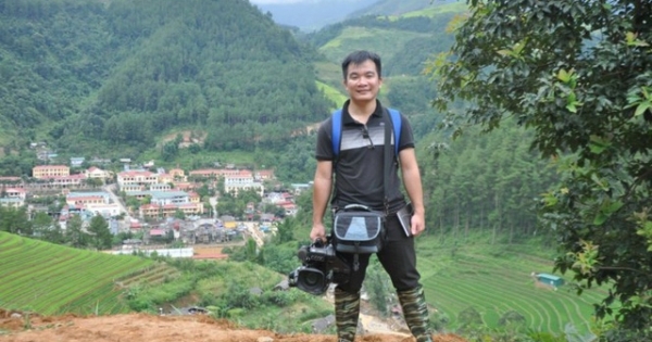 Truy tặng Bằng khen của Thủ tướng cho phóng viên Đinh Hữu Dư