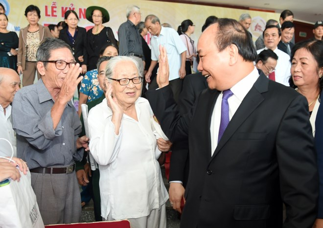 Thủ tướng gặp gỡ của những đồng ch&iacute; hoạt động tại Đặc Khu Quảng Đ&agrave;