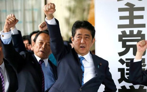 Thủ tướng Nhật Bản Shinzo Abe trong cuộc tổng tuyển cử sớm. (Ảnh: Reuters)
