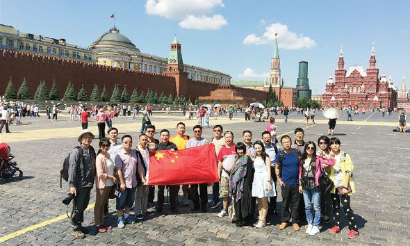 Kh&aacute;ch du lịch Trung Quốc trong tour &ldquo;du lịch đỏ&rdquo; ở Nga.