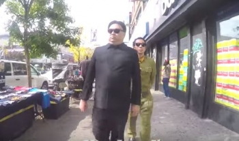 Nghi vấn nhân vật giống ông ‘Kim Jong-un’ thong thả tản bộ tại New York, thăm Tháp Trump
