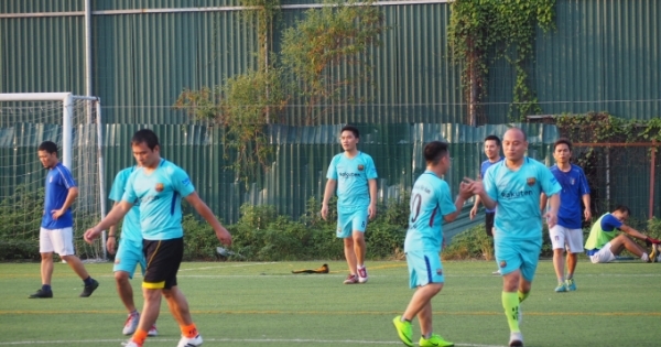 Thắng đậm VnExpress, đội bóng báo Pháp luật Việt Nam vươn lên vị trí thứ 2