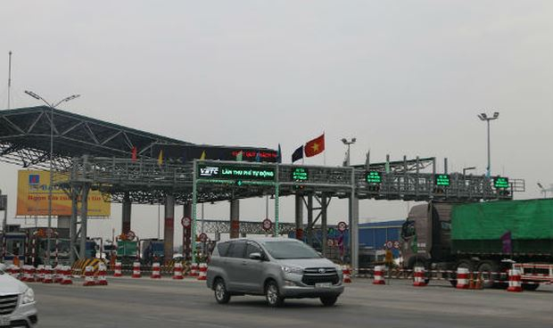 L&agrave;n thu ph&iacute; kh&ocirc;ng dừng tại Trạm BOT H&agrave; Nội - Bắc Giang.