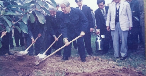 Những hình ảnh nguyên Tổng Bí thư Đỗ Mười tại quê nhà Đông Mỹ