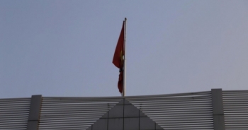 Cơ quan, công sở Hà Nội treo cờ rủ Quốc tang nguyên Tổng Bí thư Đỗ Mười